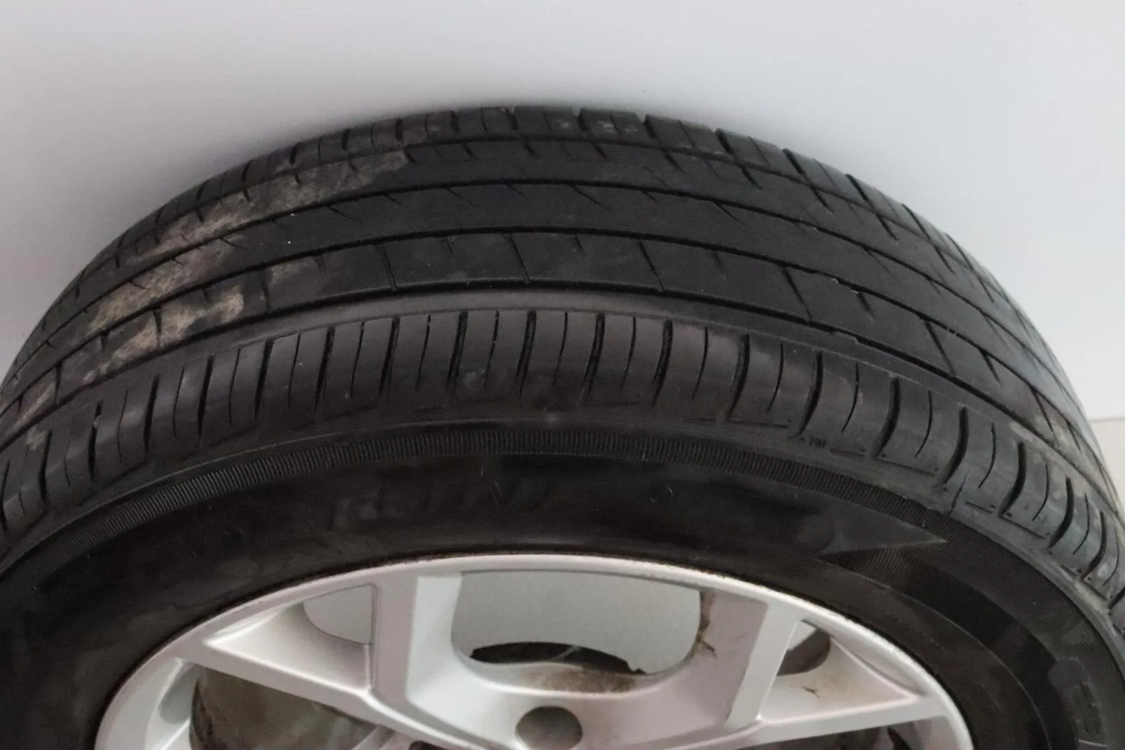 NISSAN Juke ZMU-192 carousel image