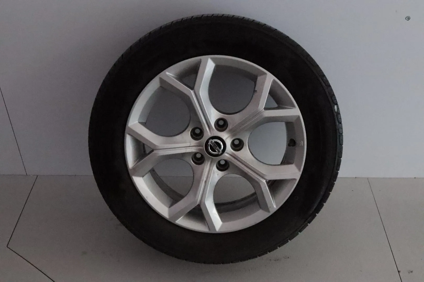 NISSAN Juke ZMU-192 carousel image