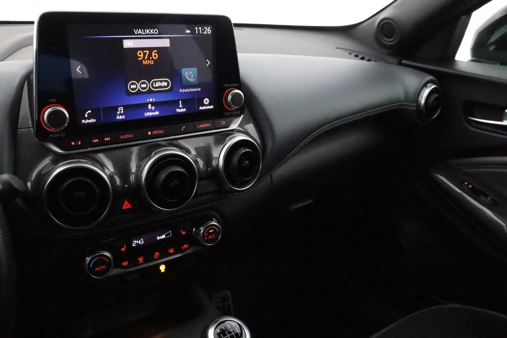 NISSAN Juke ZMU-192 carousel image