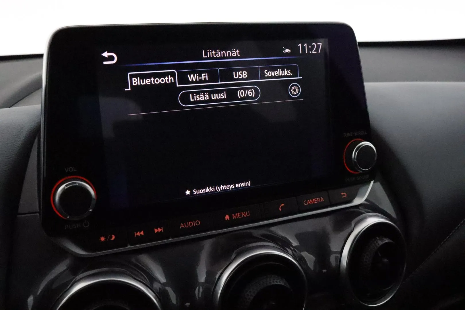 NISSAN Juke ZMU-192 carousel image