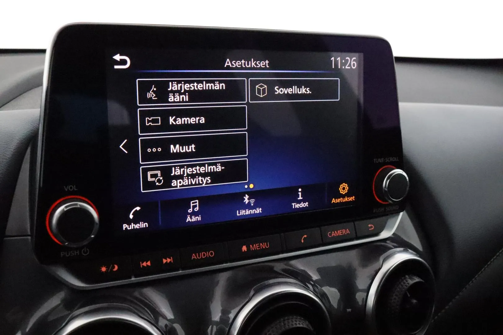 NISSAN Juke ZMU-192 carousel image