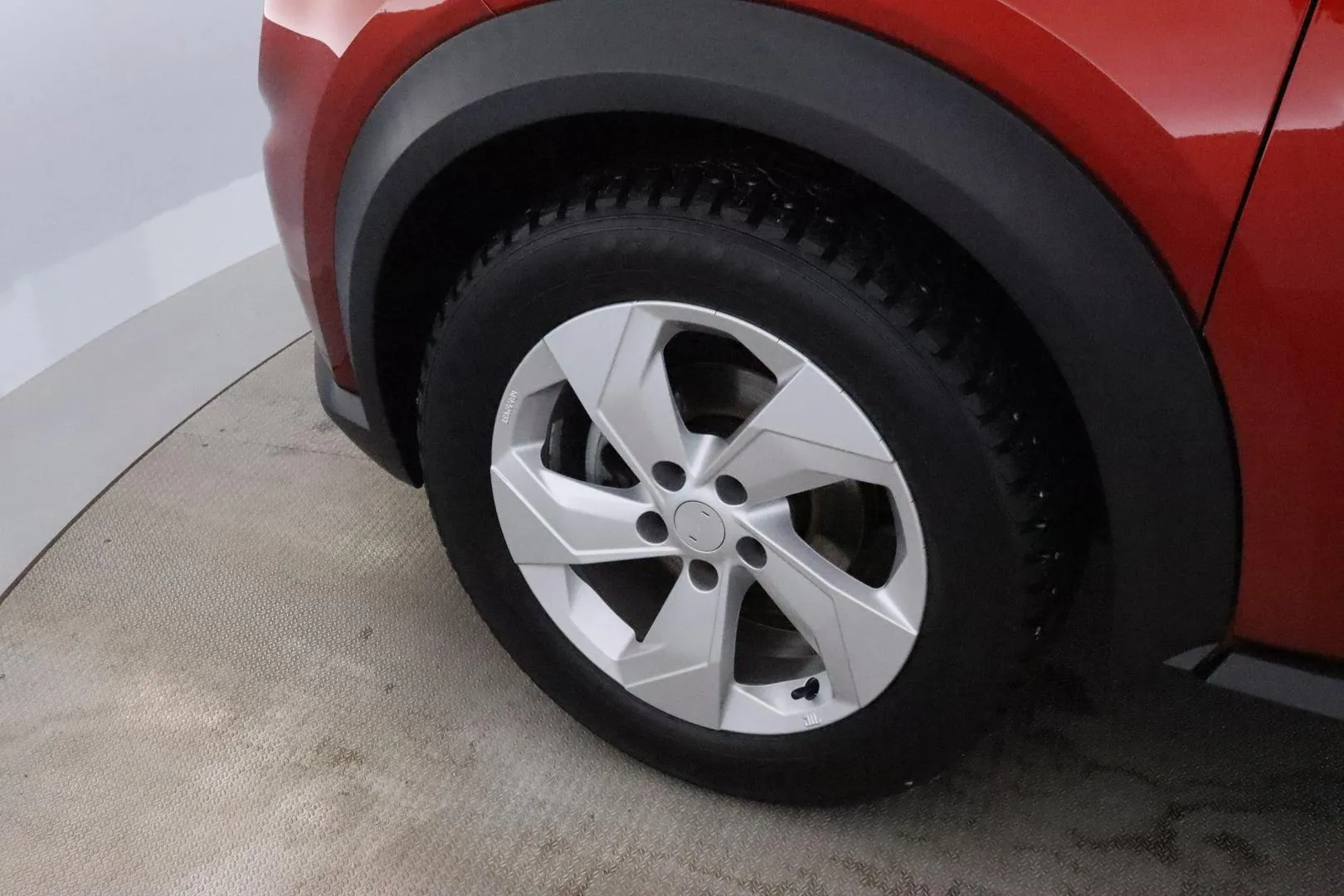 NISSAN Juke ZMU-192 carousel image