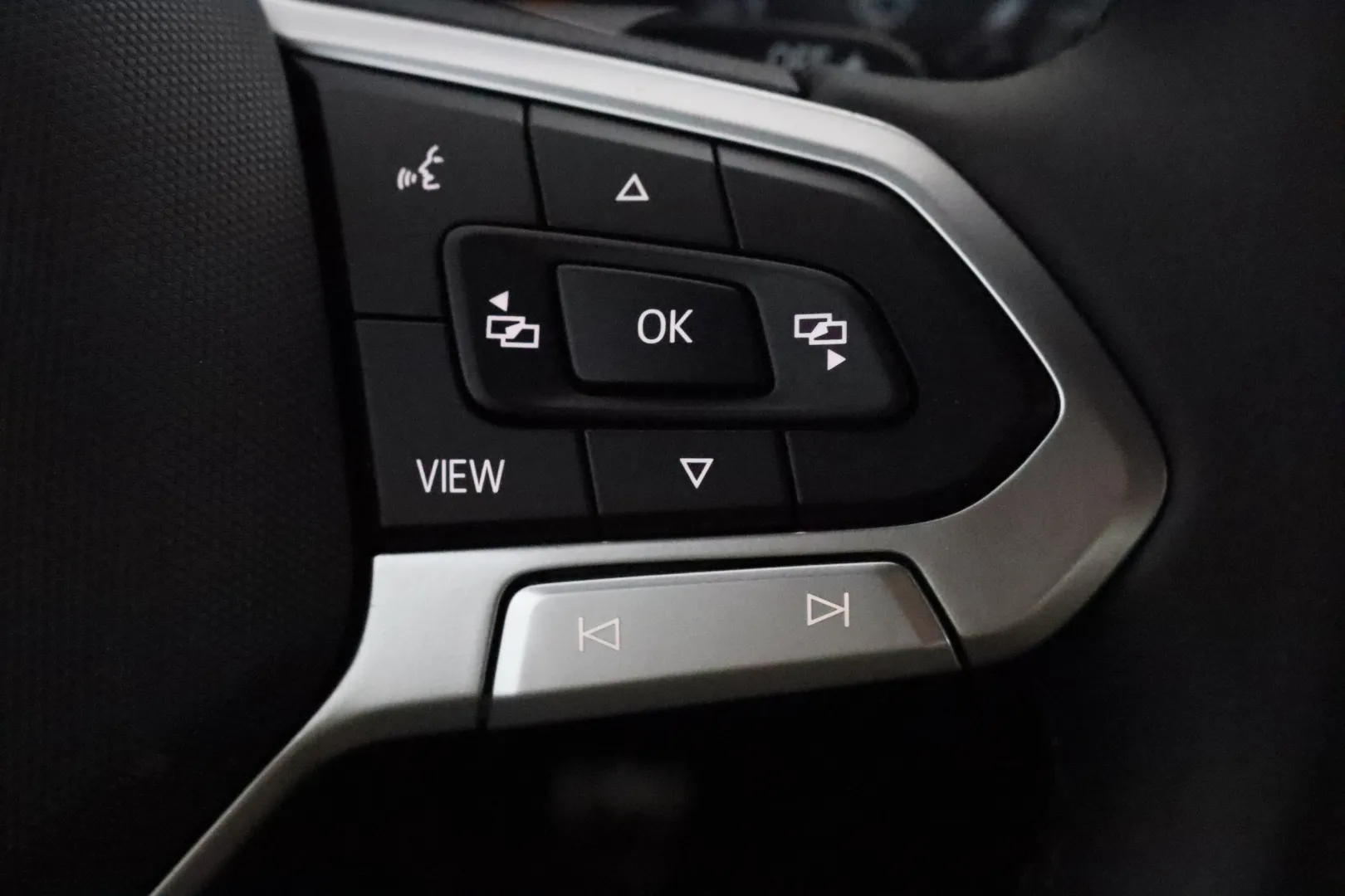 Volkswagen Taigo XTN-819 carousel image