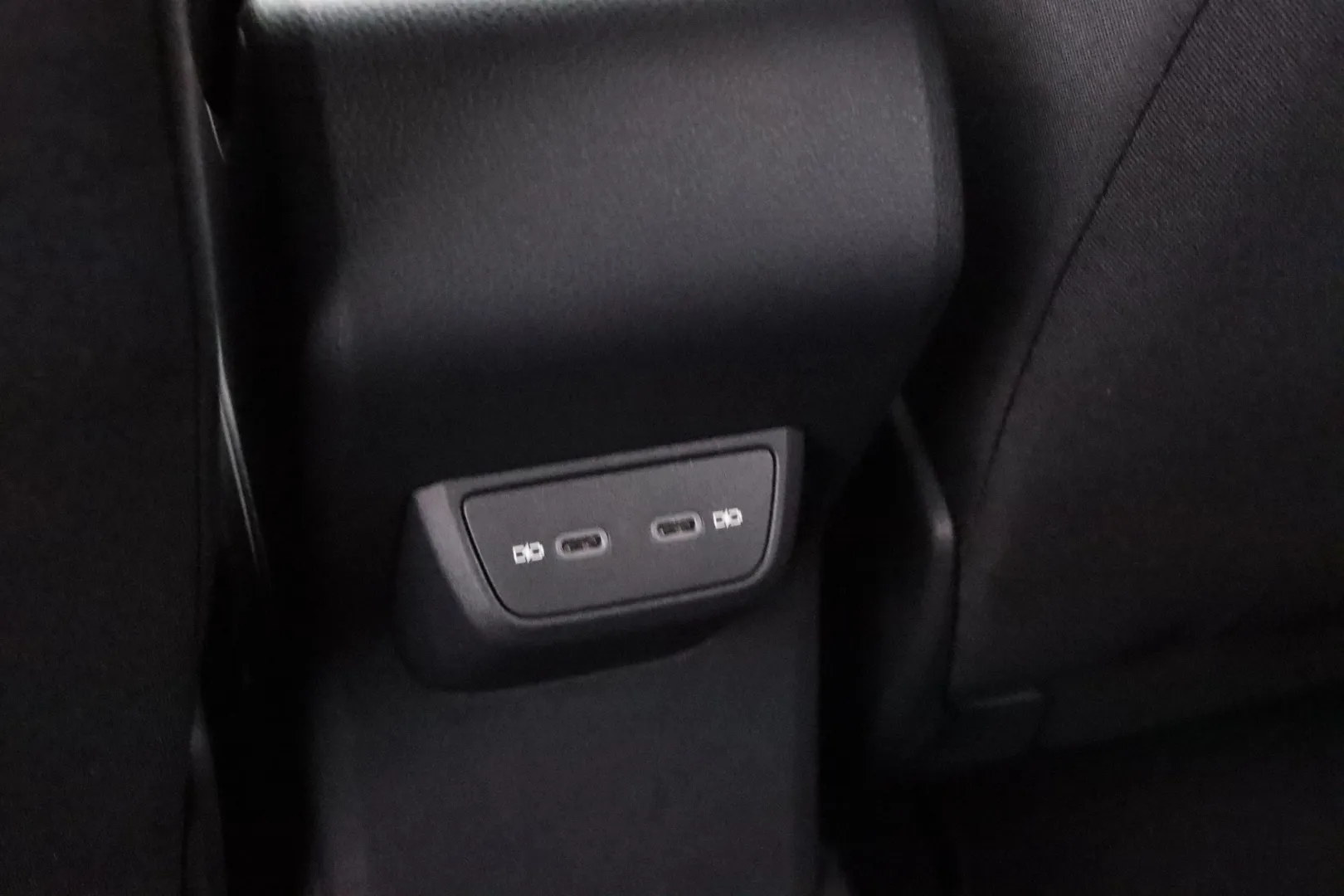 Volkswagen Taigo XTN-819 carousel image