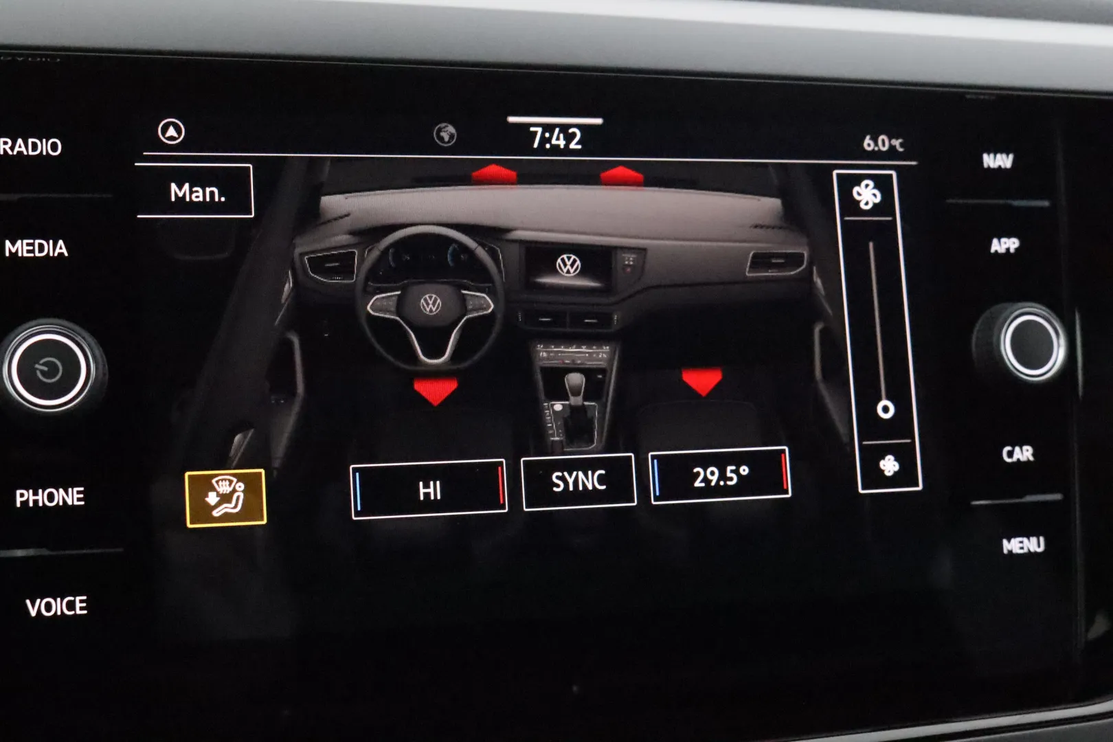 Volkswagen Taigo XTN-819 carousel image