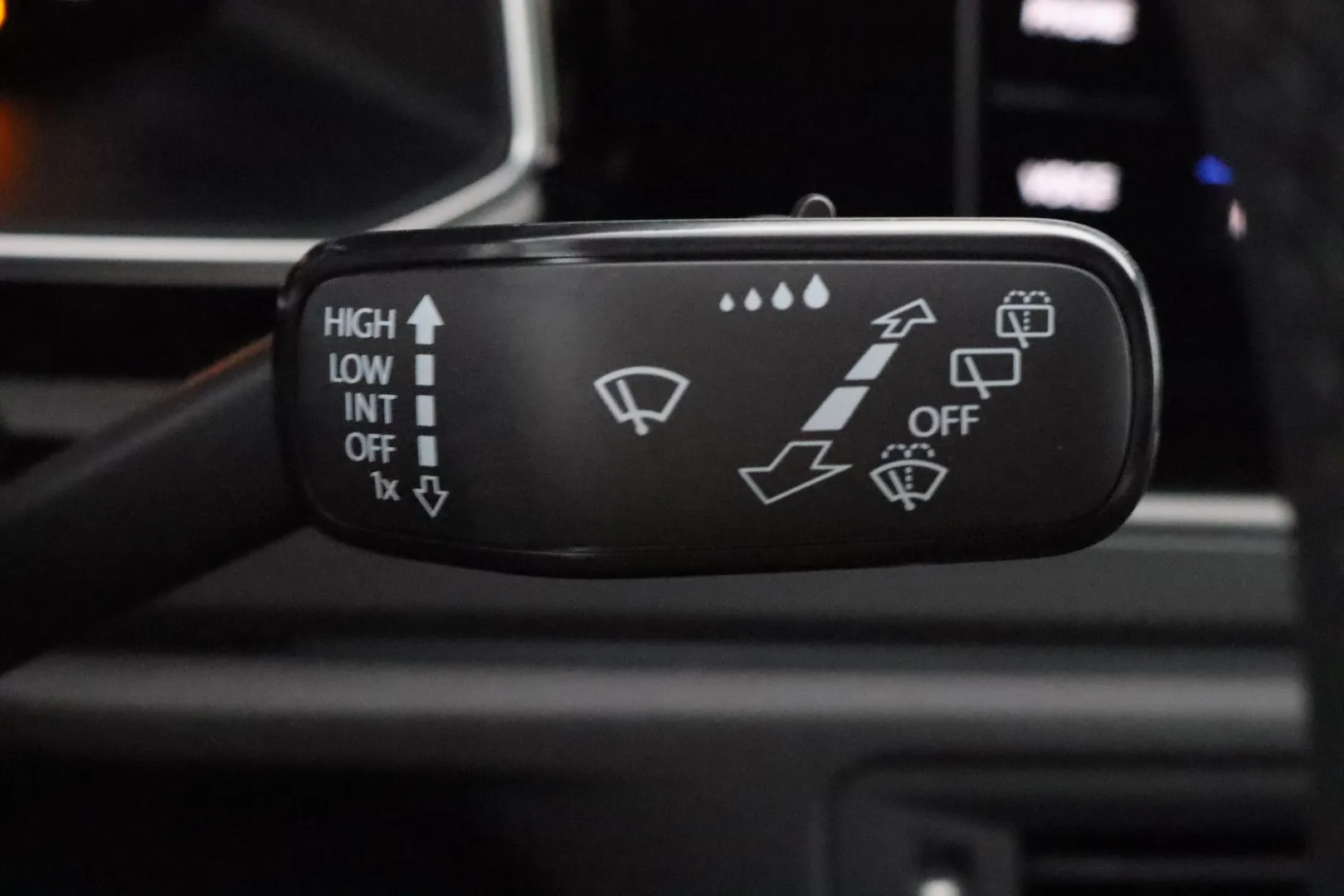 Volkswagen Taigo XTN-819 carousel image