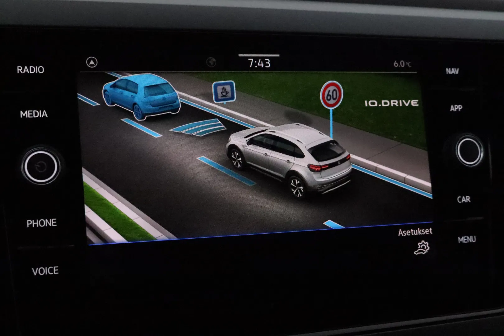 Volkswagen Taigo XTN-819 carousel image