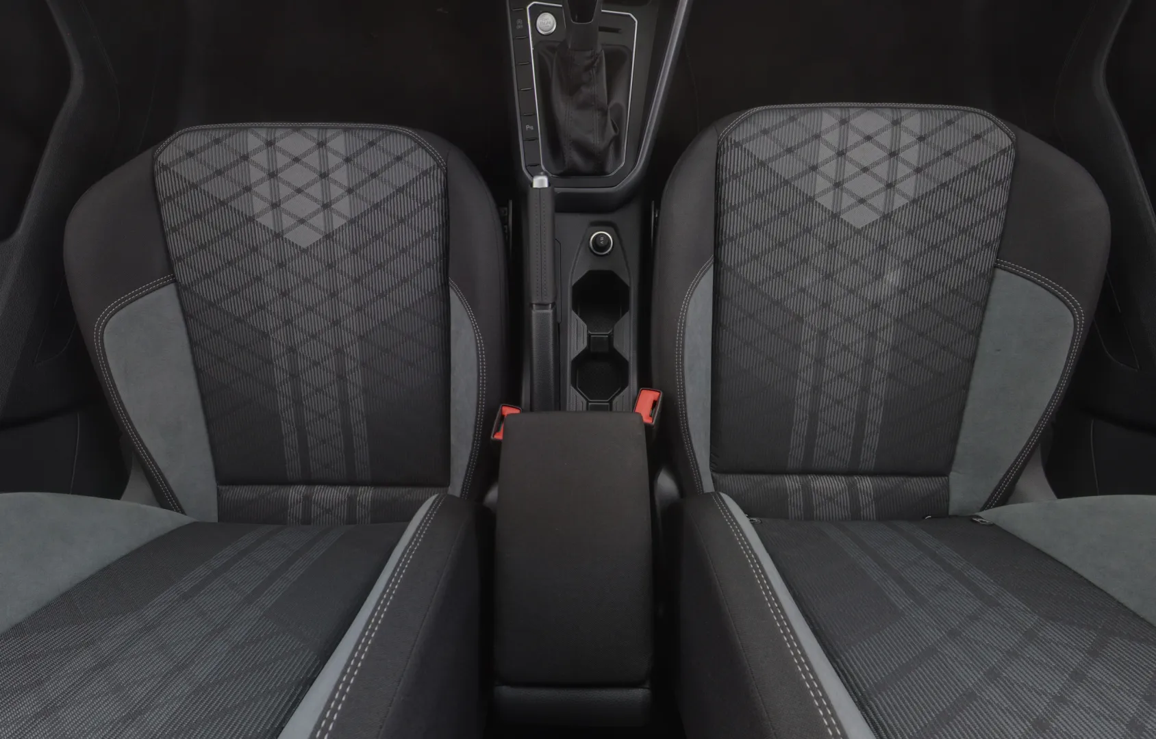 Volkswagen Taigo XTN-819 carousel image