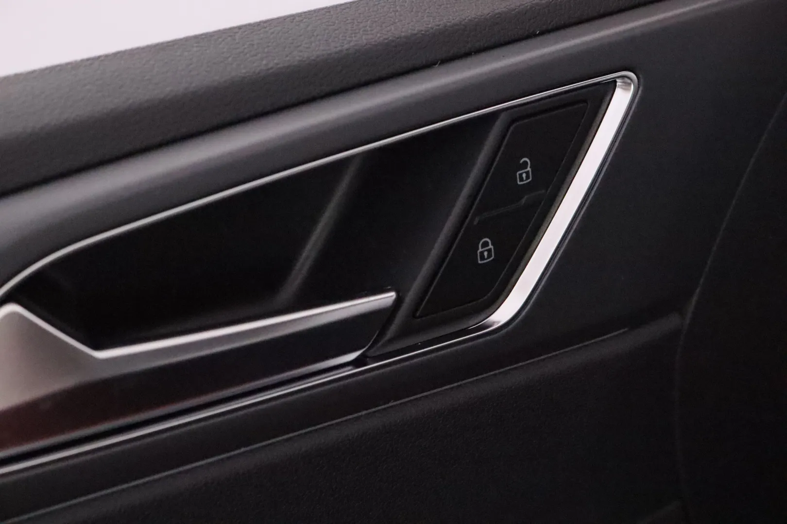 Volkswagen Taigo XTN-819 carousel image