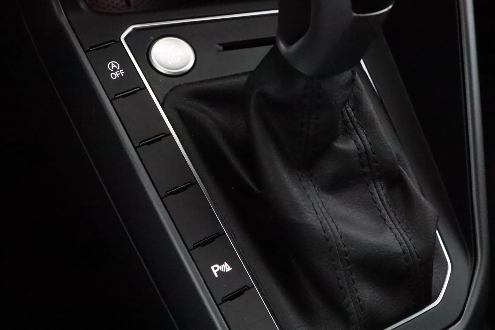 Volkswagen Taigo XTN-819 carousel image