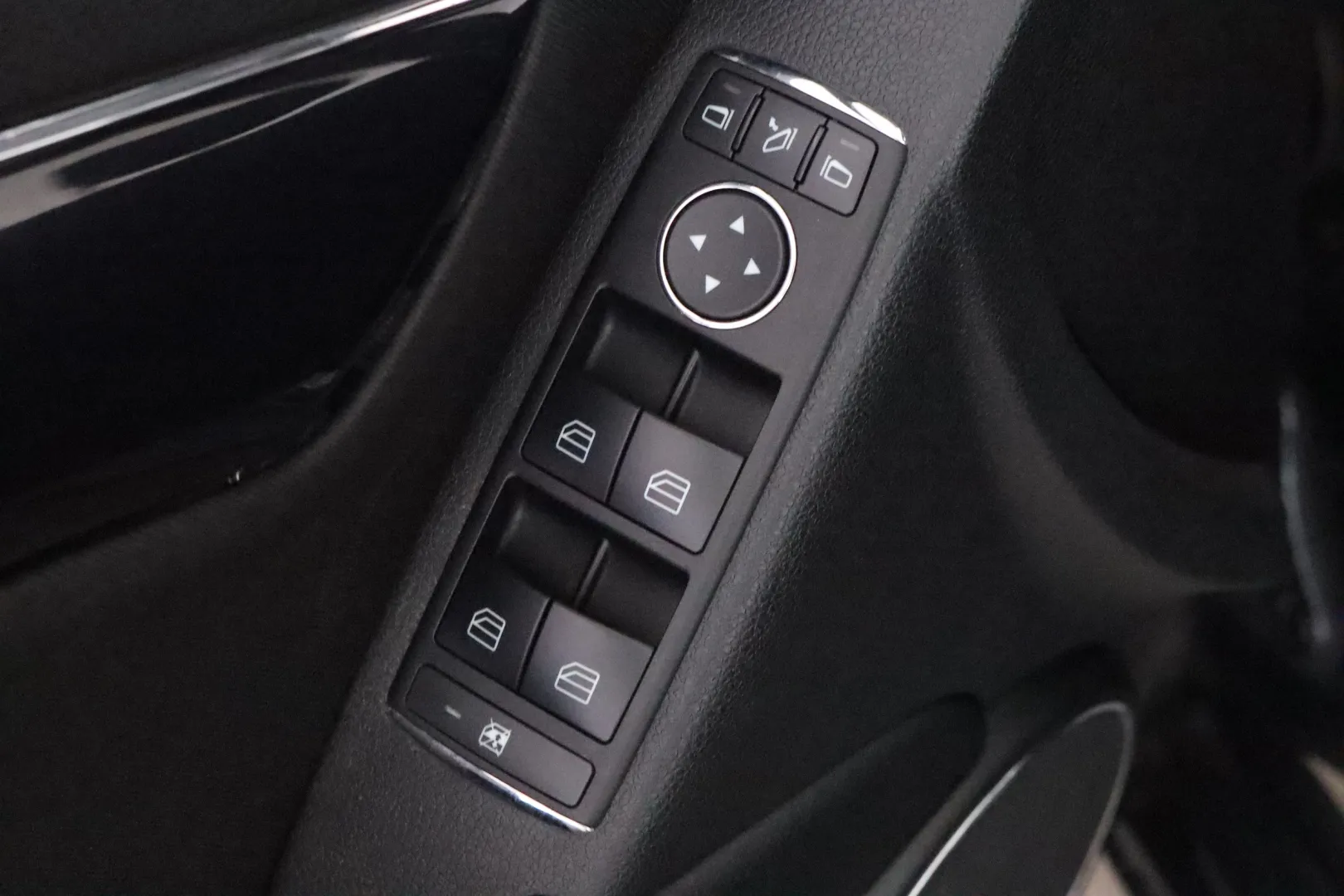 MERCEDES-BENZ C FKN-476 carousel image