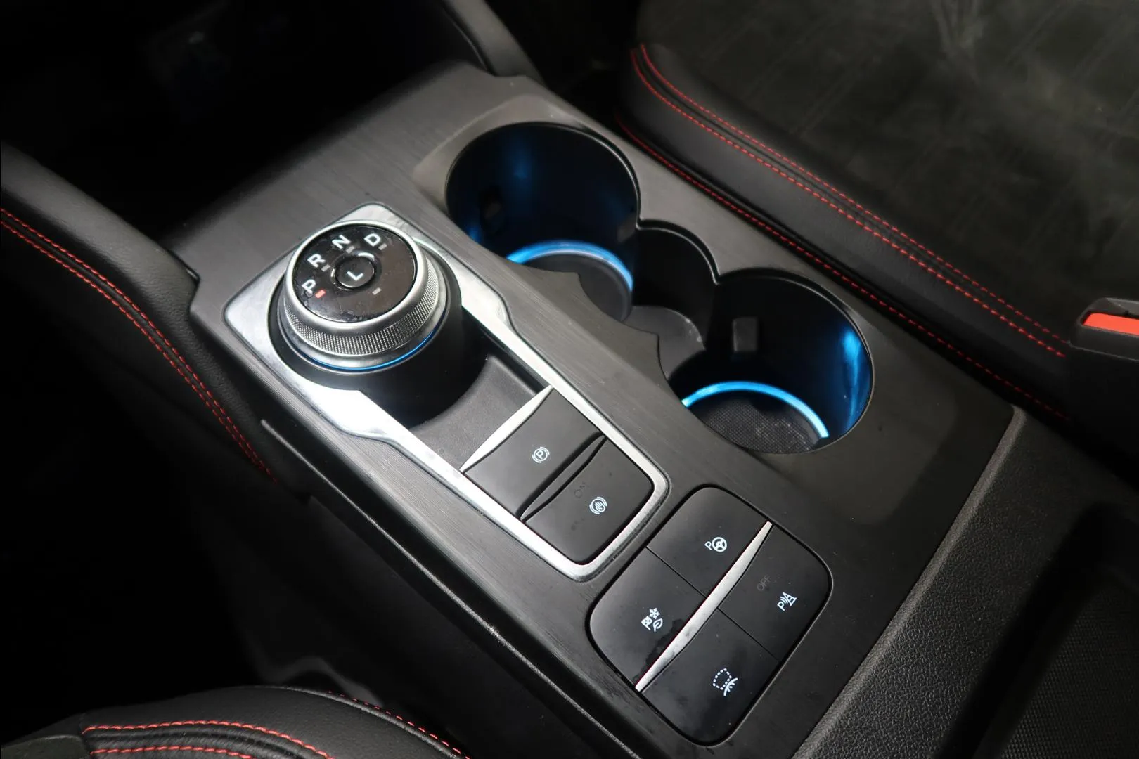 FORD Kuga KVC-681 carousel image