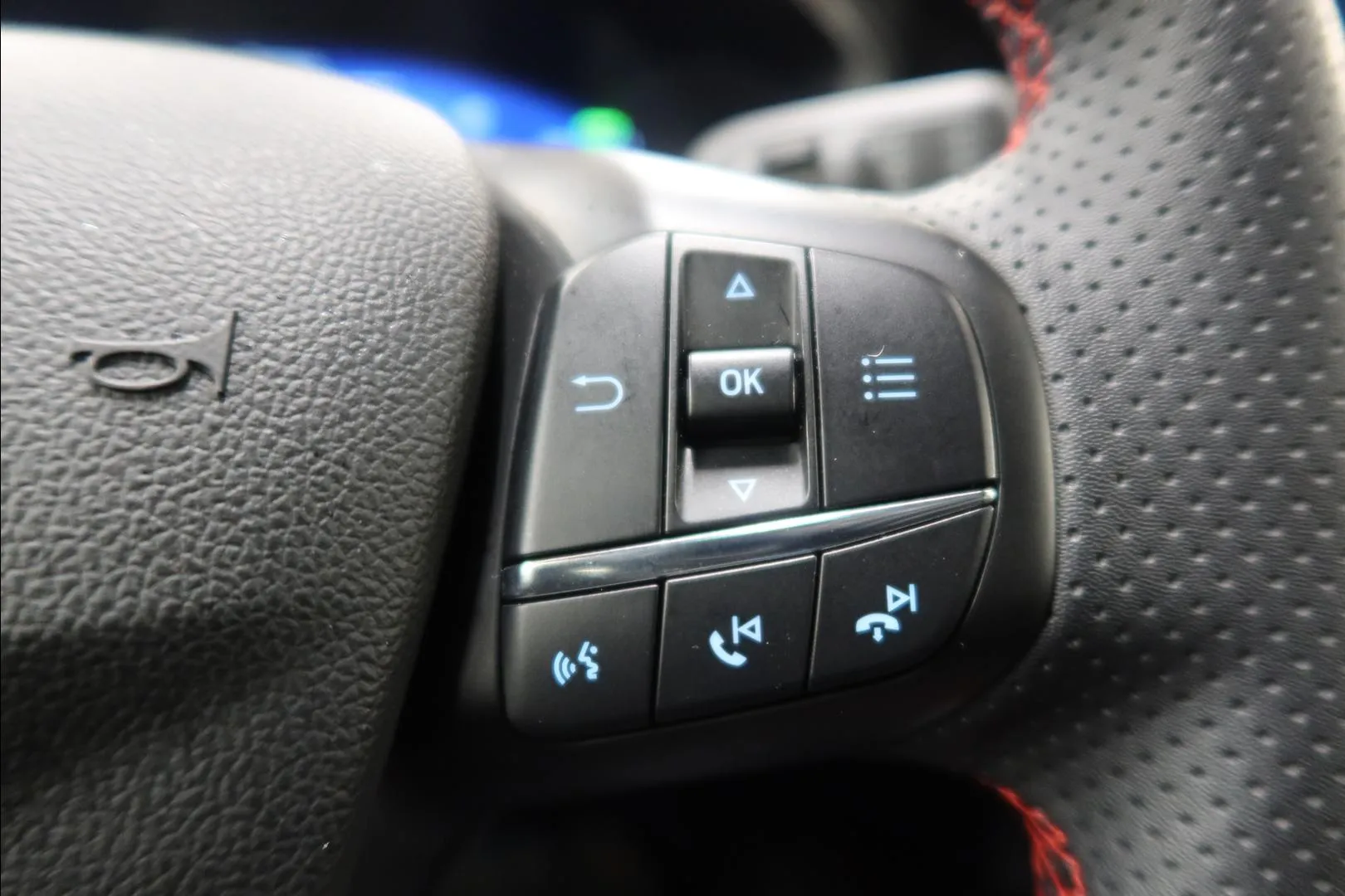 FORD Kuga KVC-681 carousel image