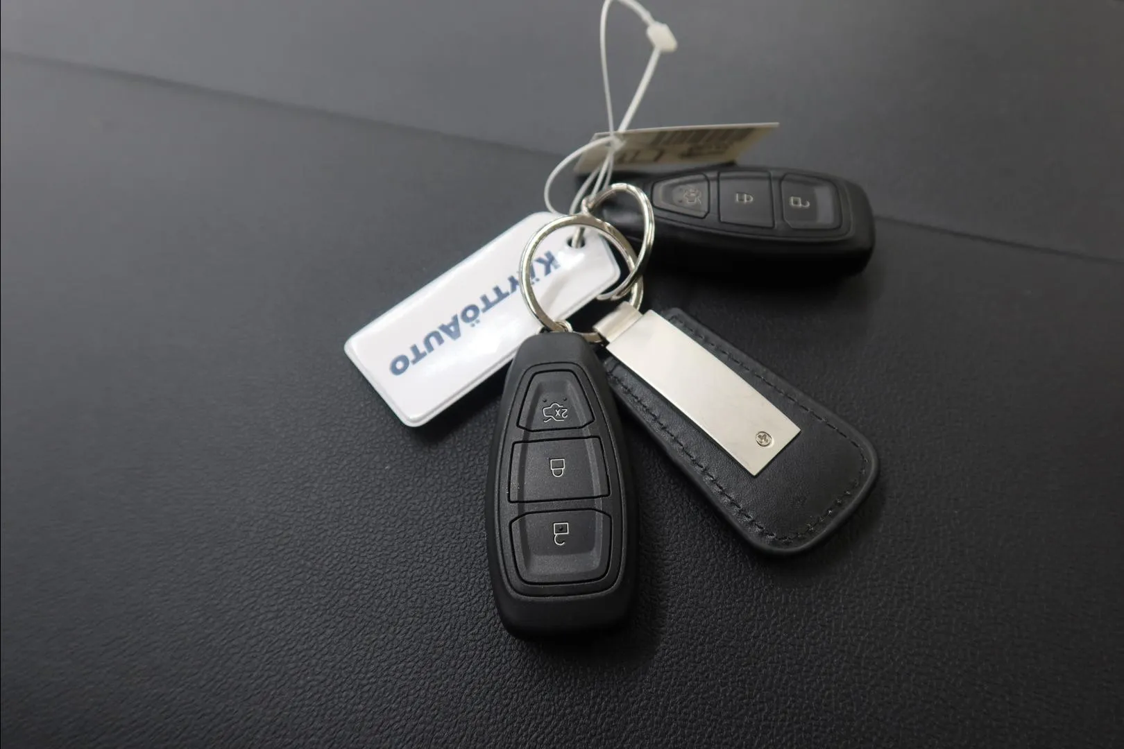 FORD Kuga KVC-681 carousel image