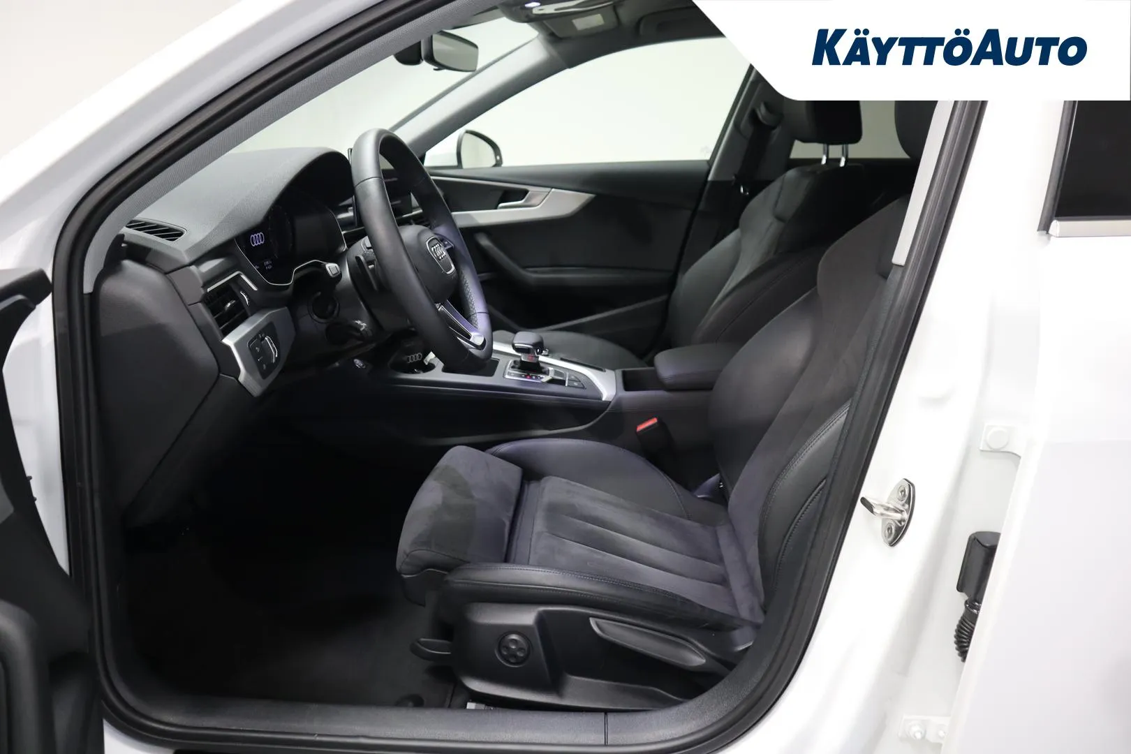 AUDI A4 ZOV-389 carousel image