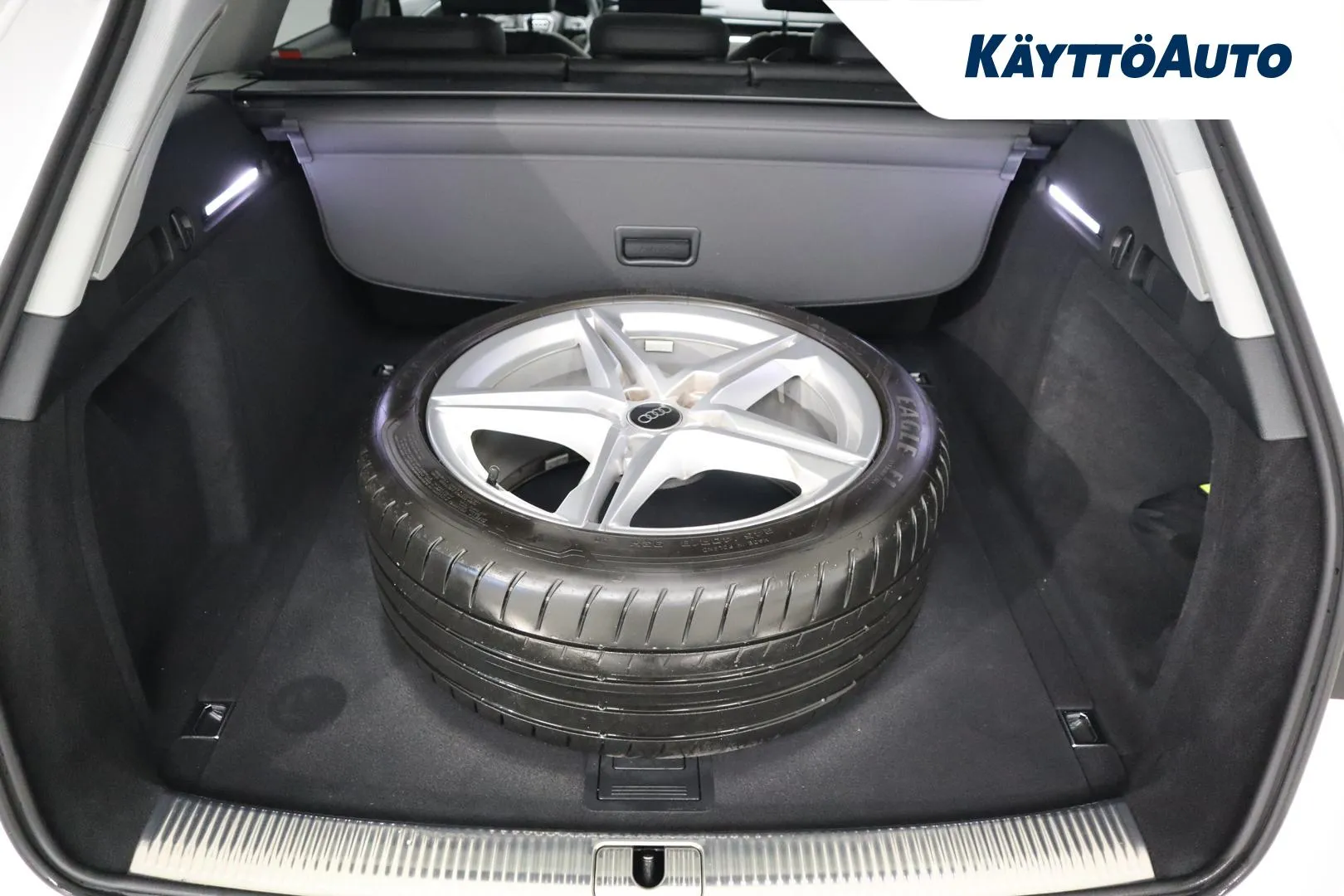 AUDI A4 ZOV-389 carousel image