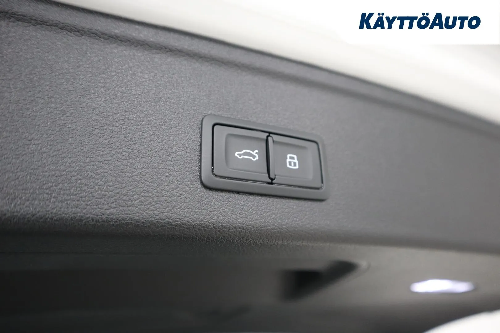 AUDI A4 ZOV-389 carousel image