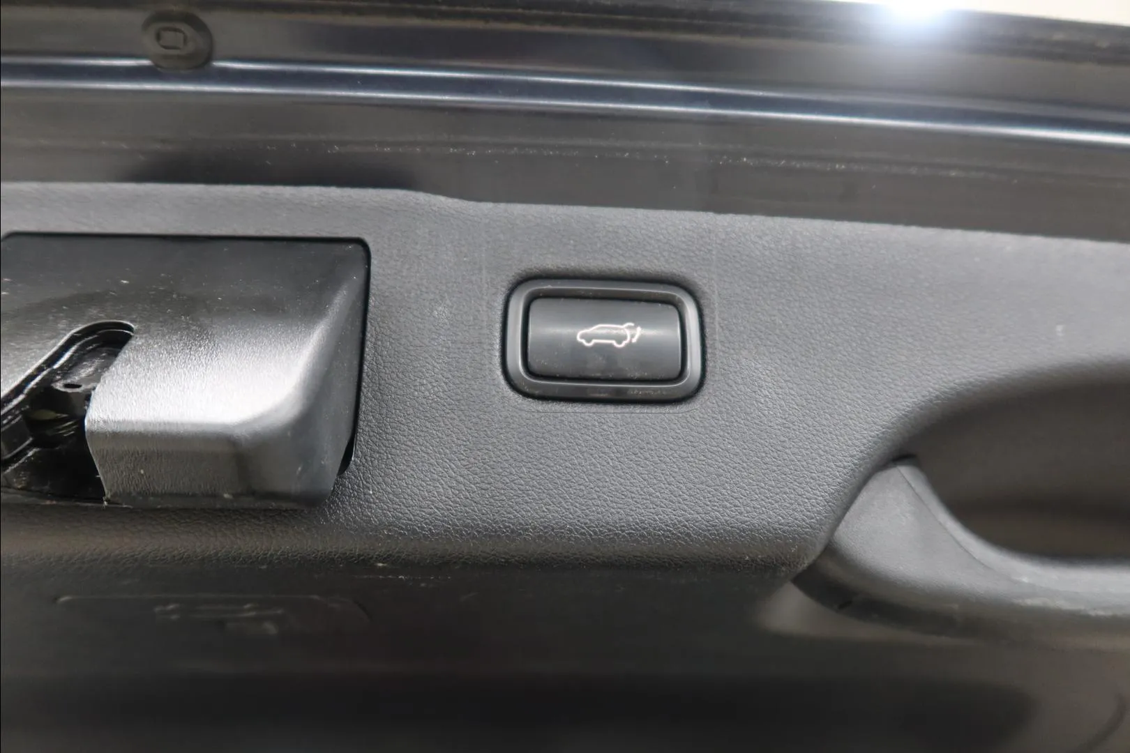 Kia Sorento SRZ-707 carousel image