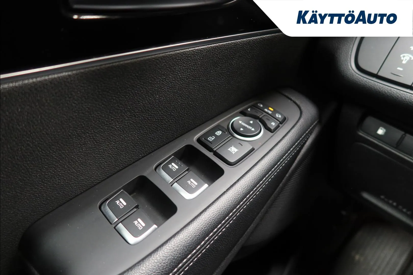 Kia Sorento SRZ-707 carousel image