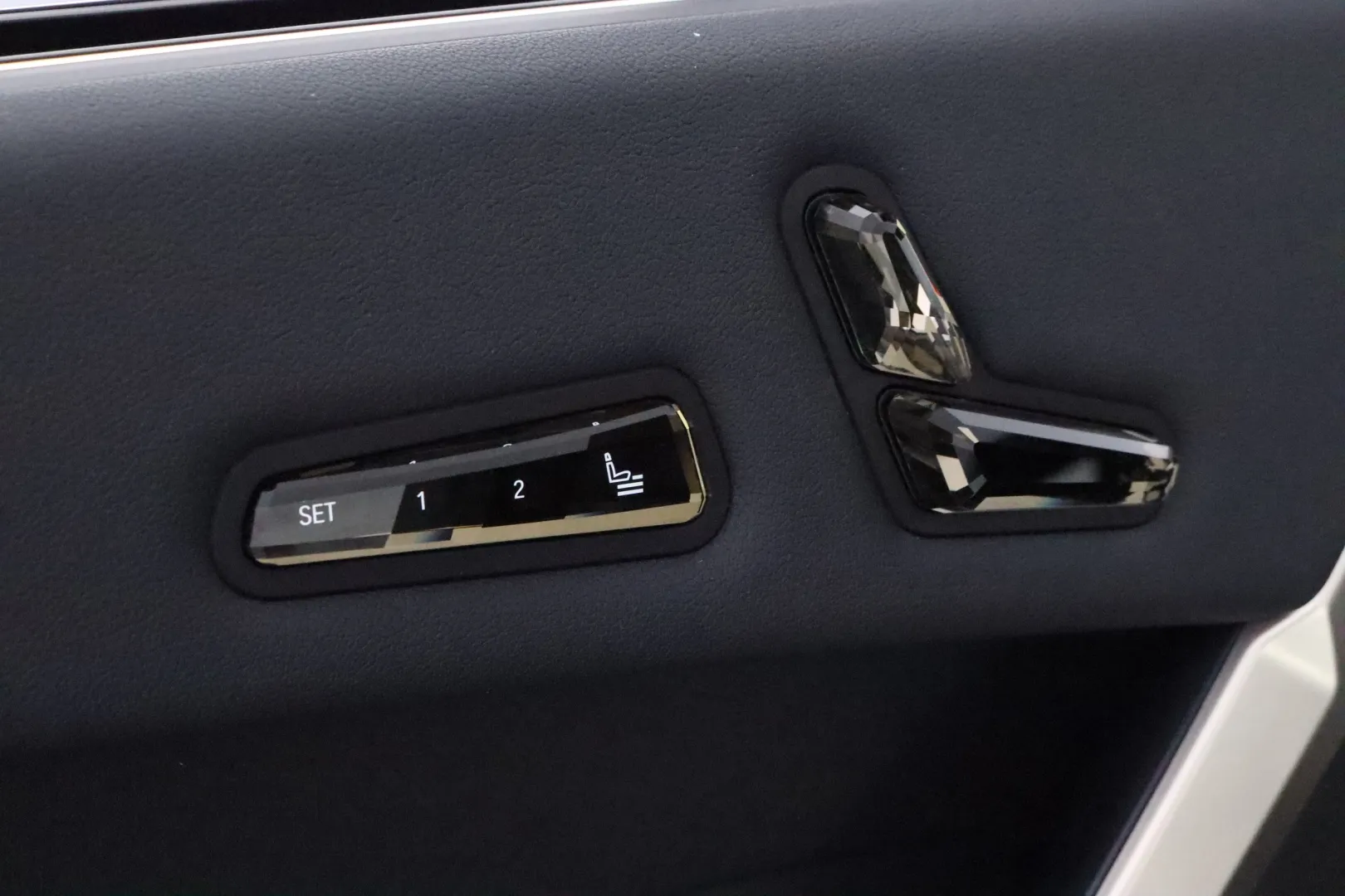 BMW iX EUK-327 carousel image