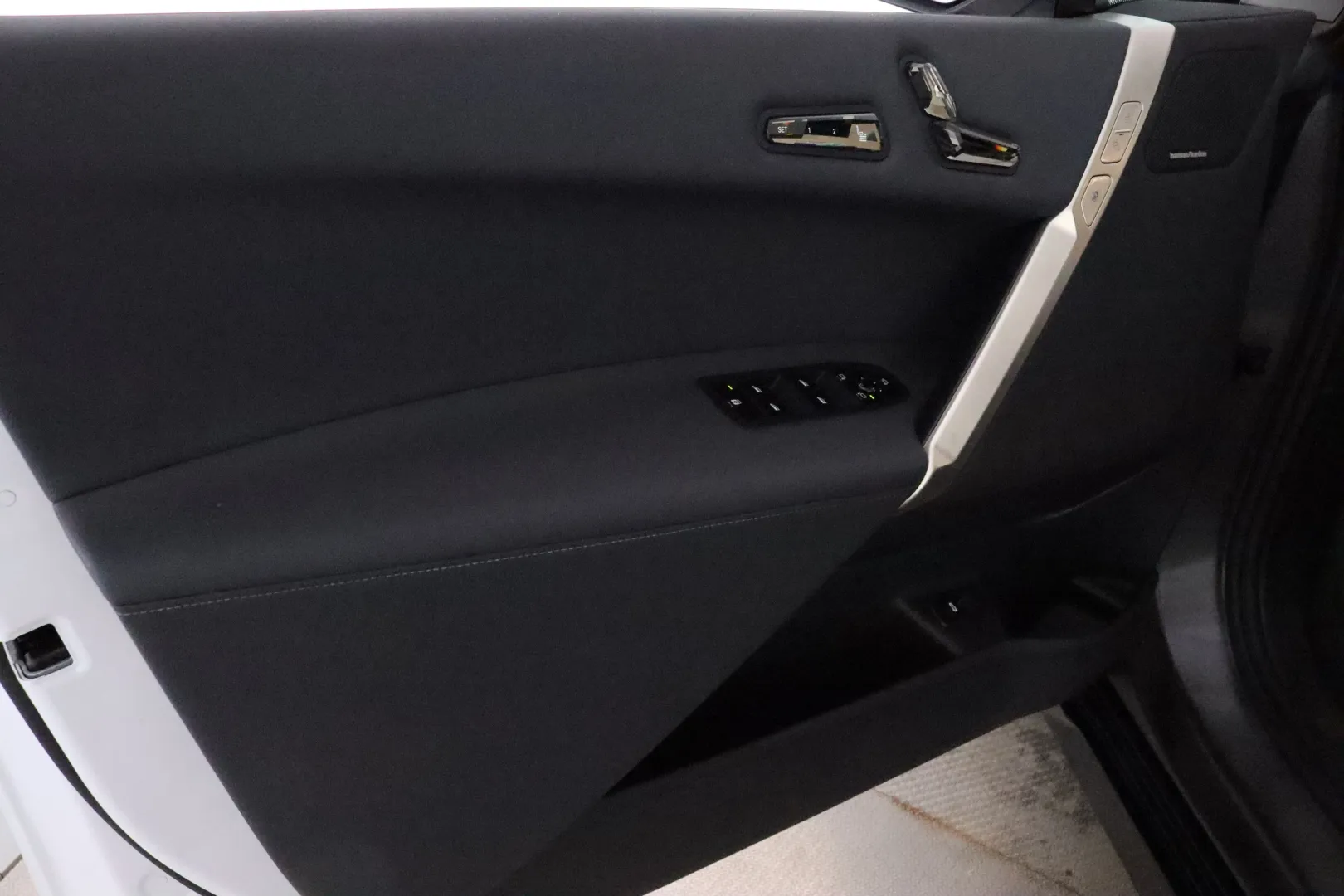 BMW iX EUK-327 carousel image