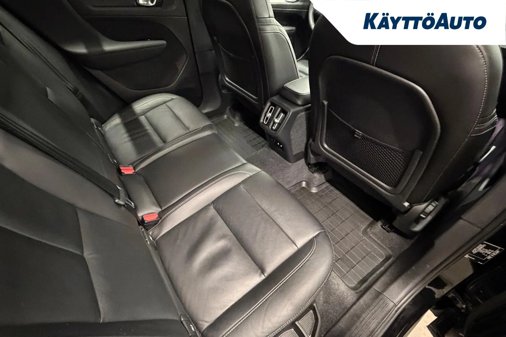 VOLVO XC40 NMH-277 carousel image