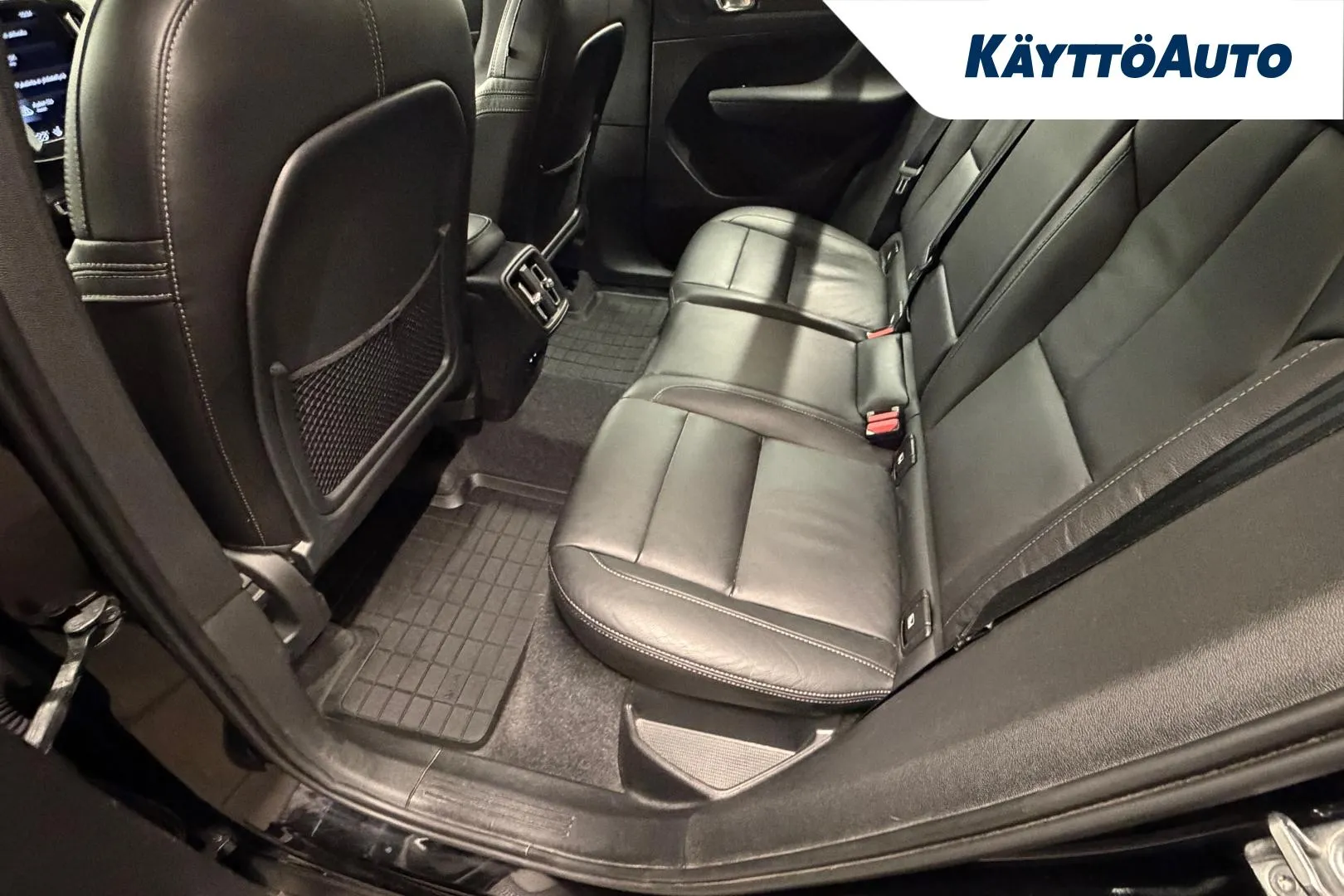 VOLVO XC40 NMH-277 carousel image