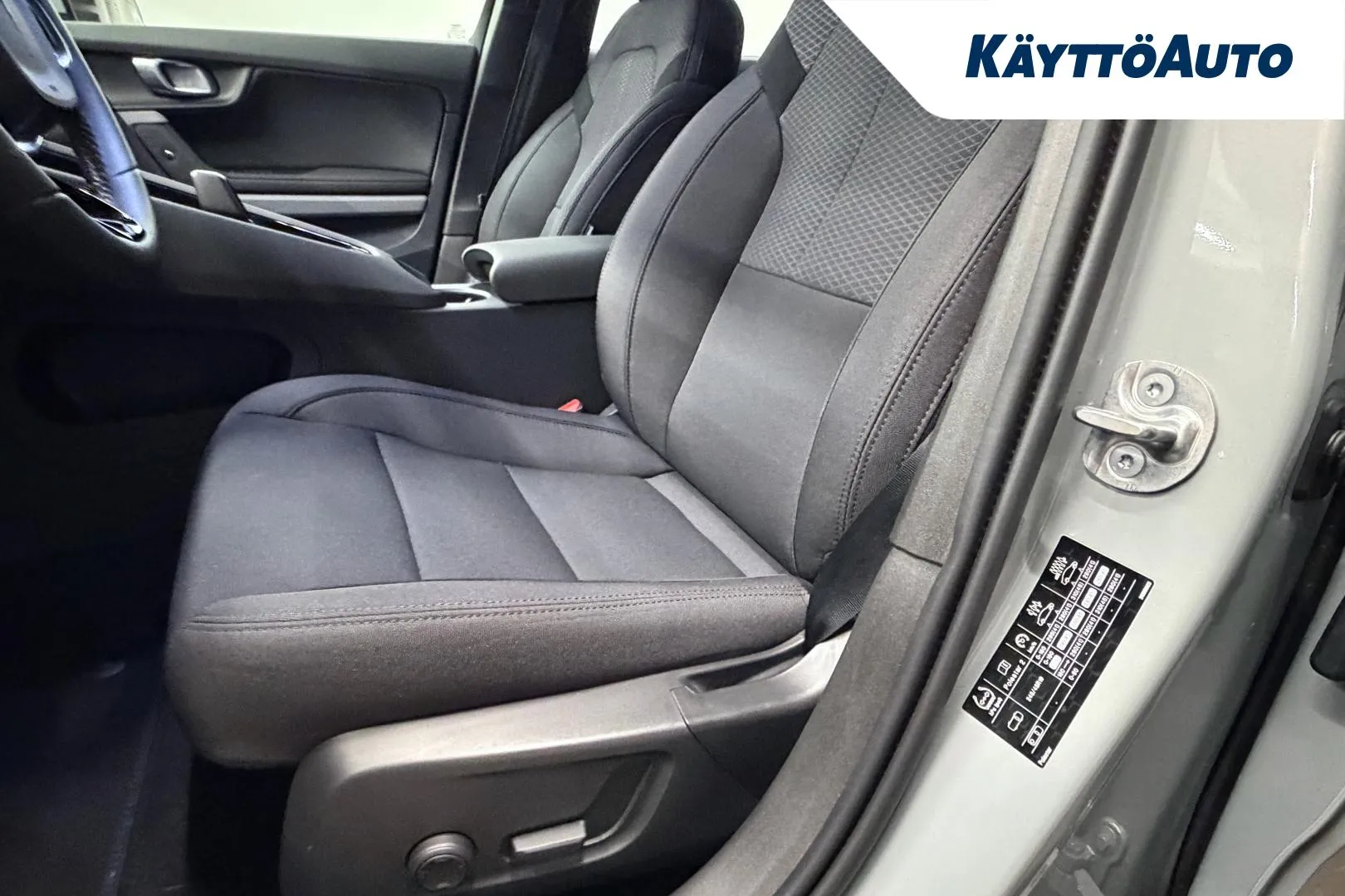 POLESTAR 2 XYR-436 carousel image