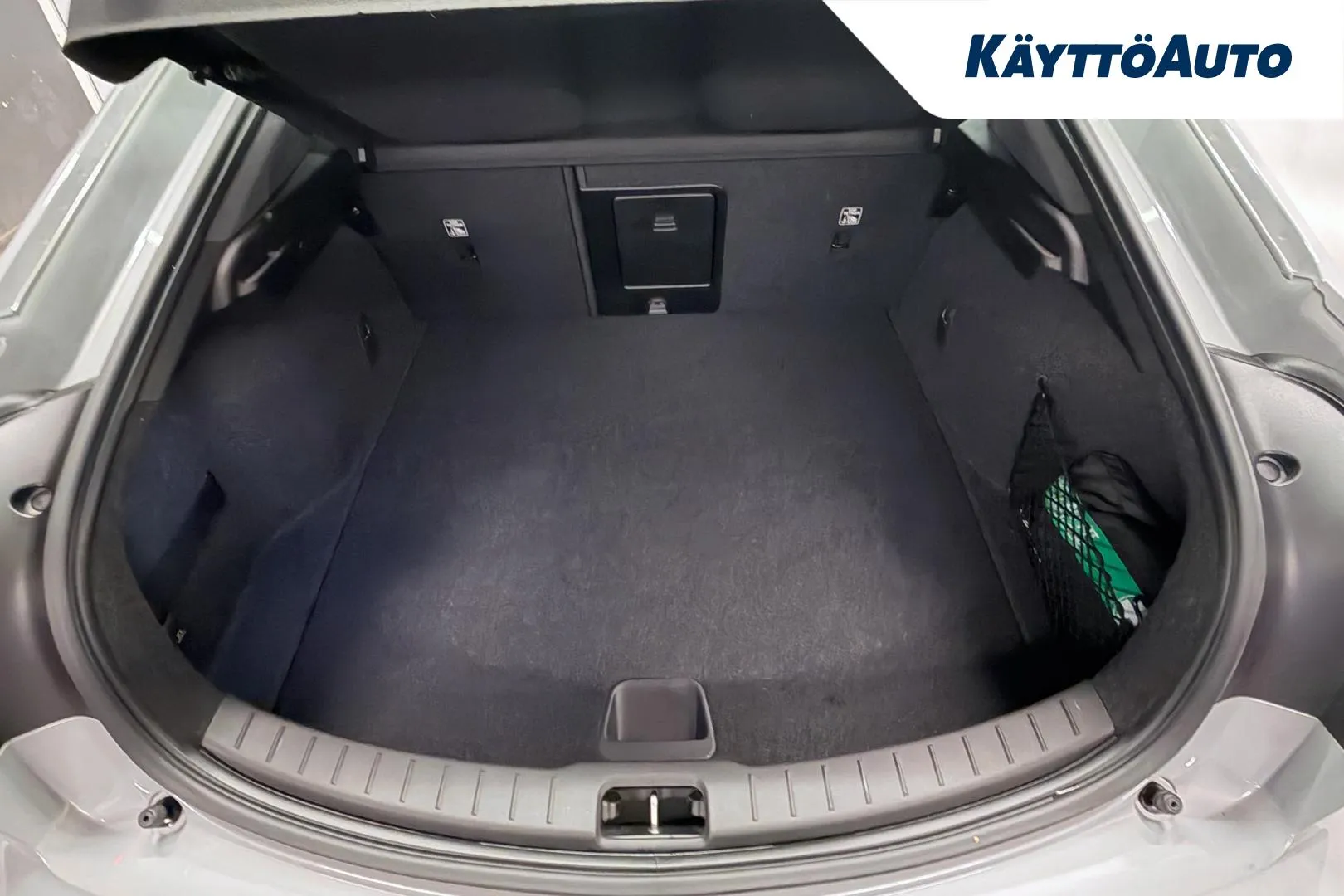 POLESTAR 2 XYR-436 carousel image