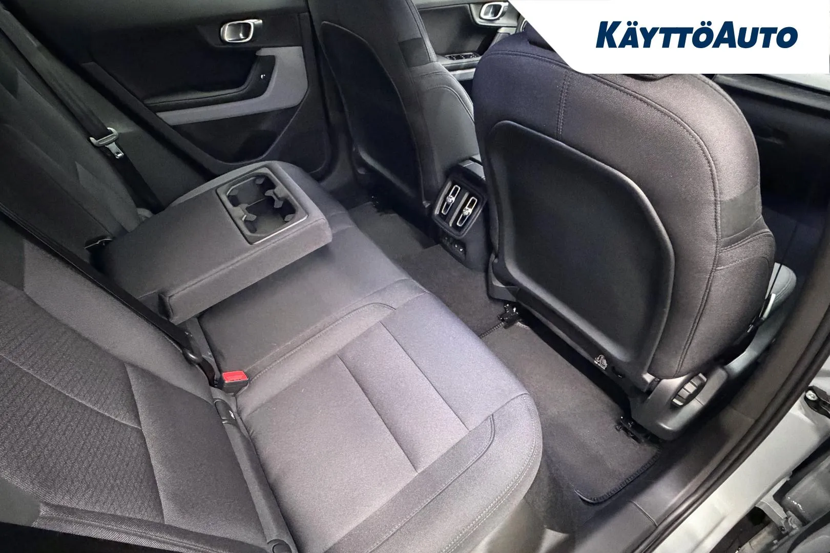 POLESTAR 2 XYR-436 carousel image