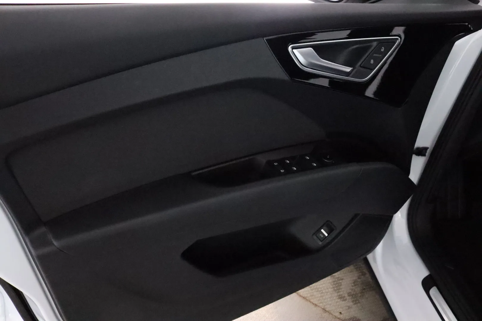 AUDI Q4 e-tron NMT-388 carousel image