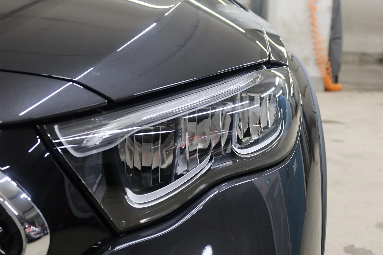 Mercedes-Benz E JOL-136 carousel image