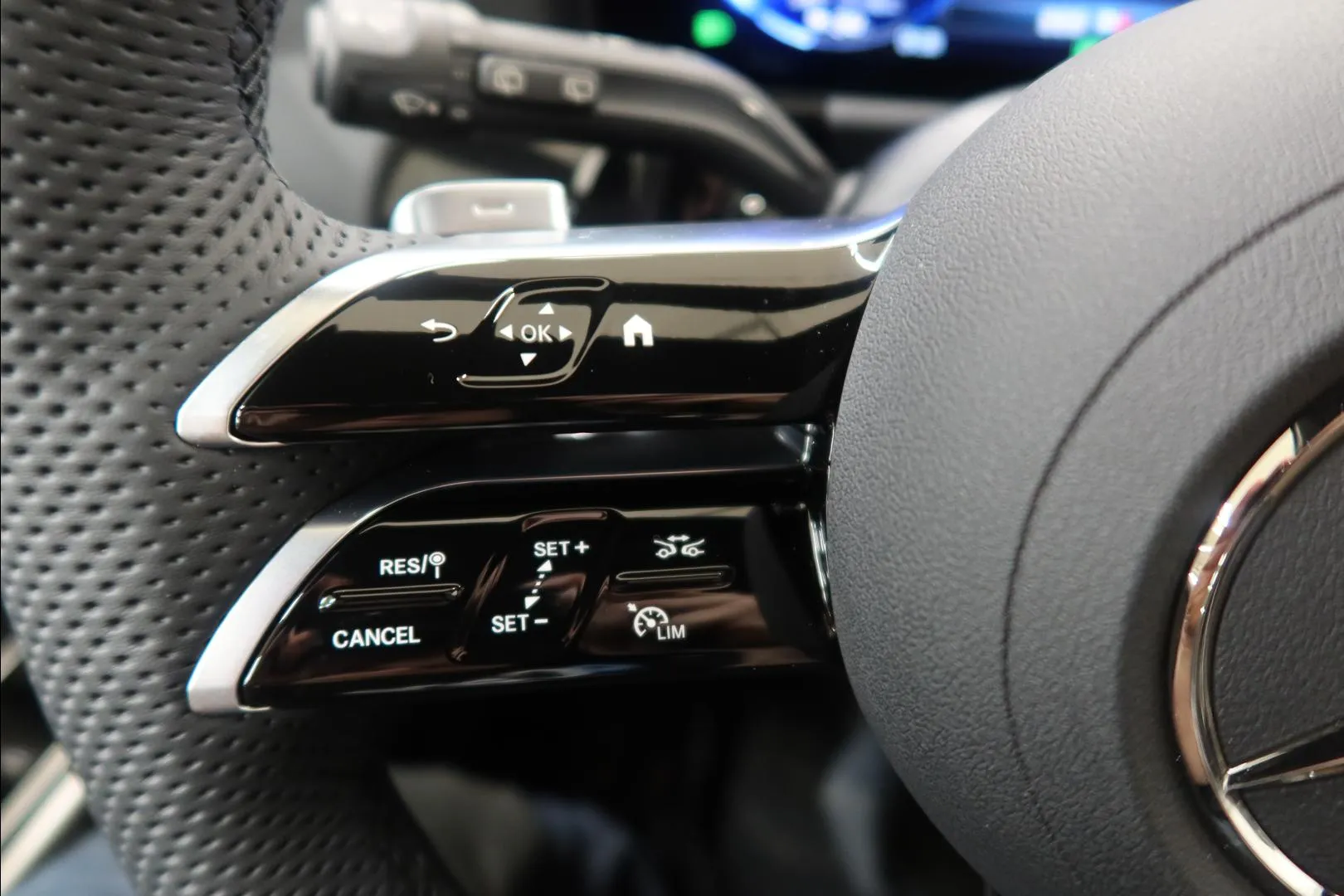 Mercedes-Benz EQA KXP-556 carousel image