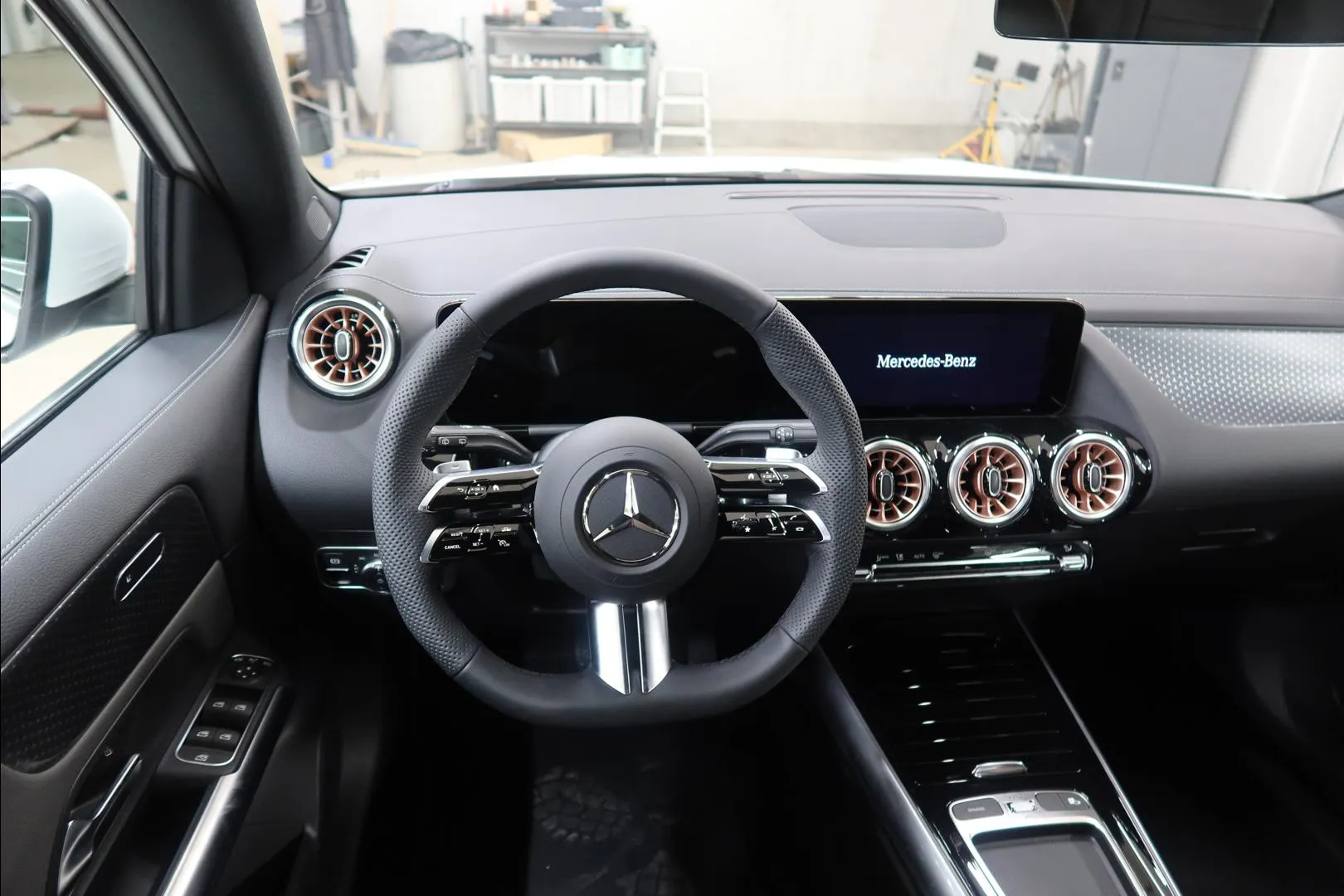 Mercedes-Benz EQA KXP-556 carousel image