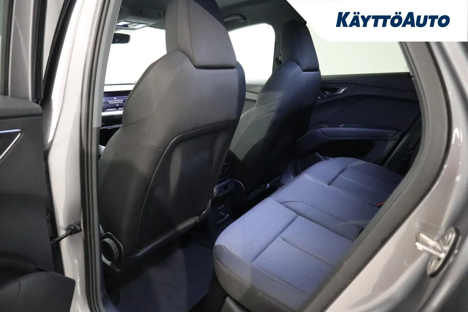 AUDI Q4 e-tron SZH-323 carousel image