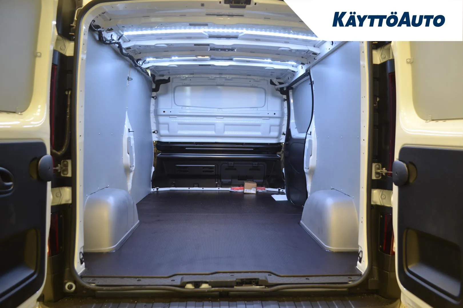 Nissan Primastar SRS-129 carousel image