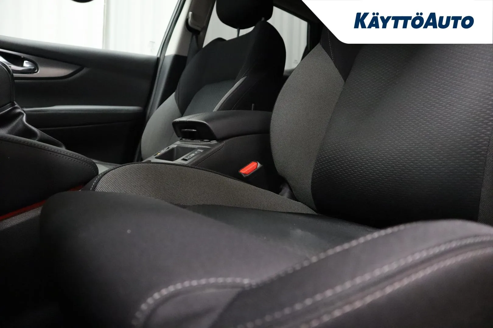 NISSAN Qashqai FNY-777 carousel image