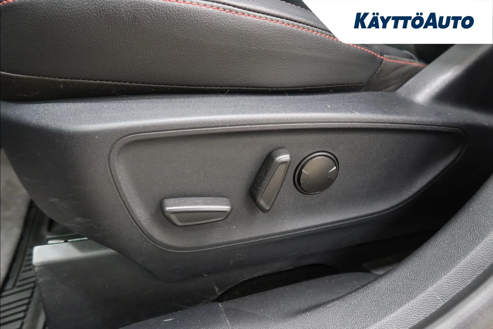 FORD Kuga FSM-340 carousel image