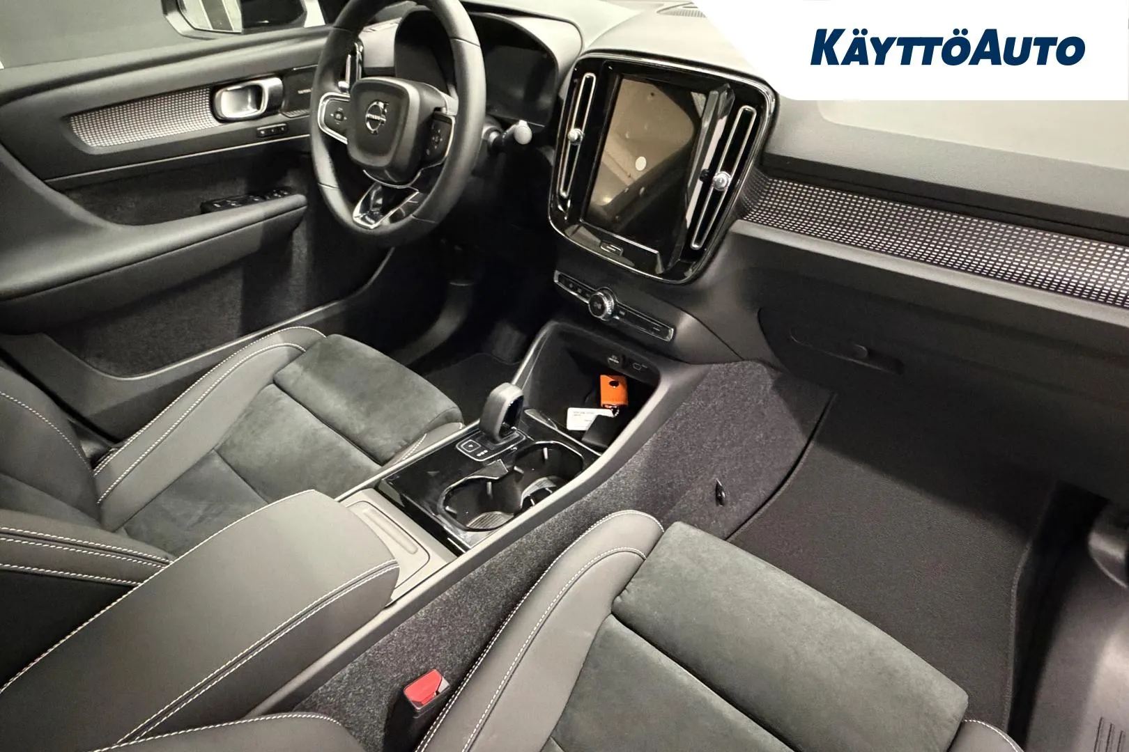 Volvo EC40 XTT-664 carousel image