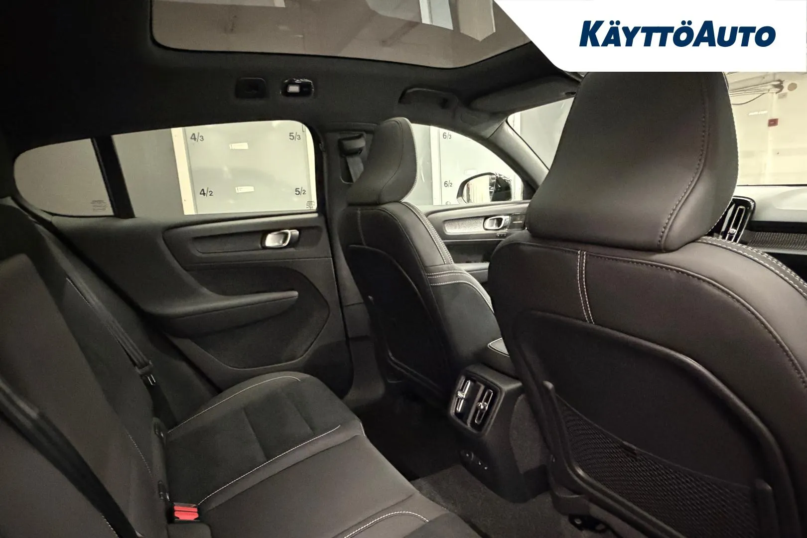 Volvo EC40 XTT-664 carousel image