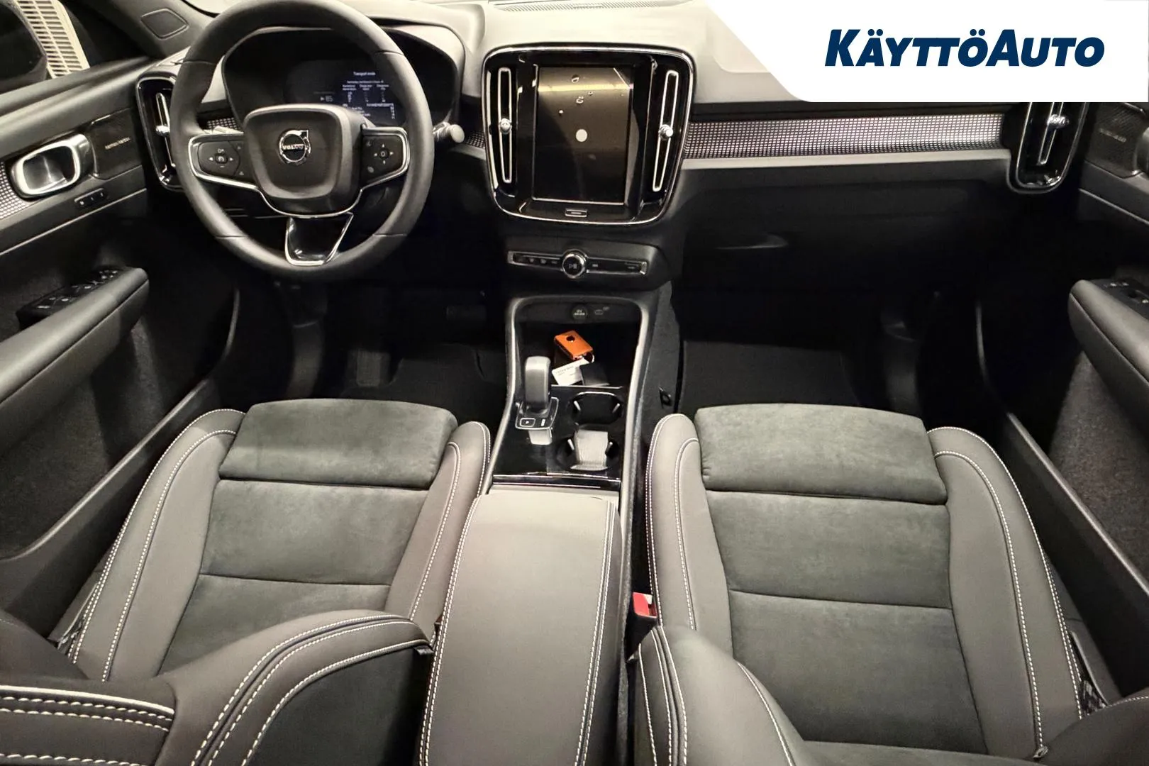 Volvo EC40 XTT-664 carousel image