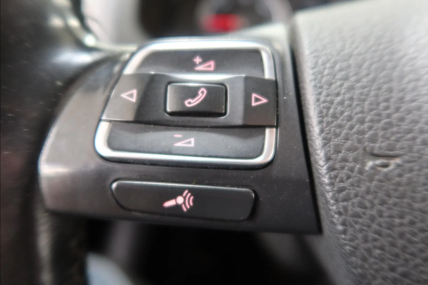 Volkswagen Transporter XNE-110 carousel image