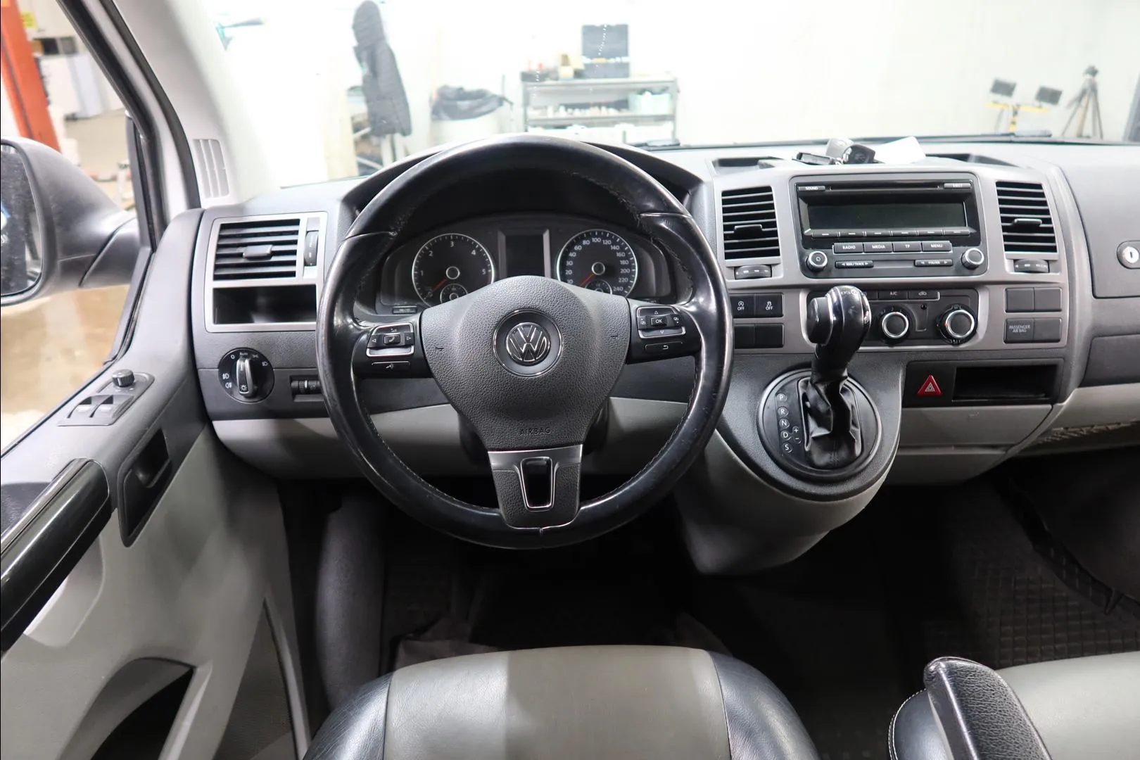 Volkswagen Transporter XNE-110 carousel image