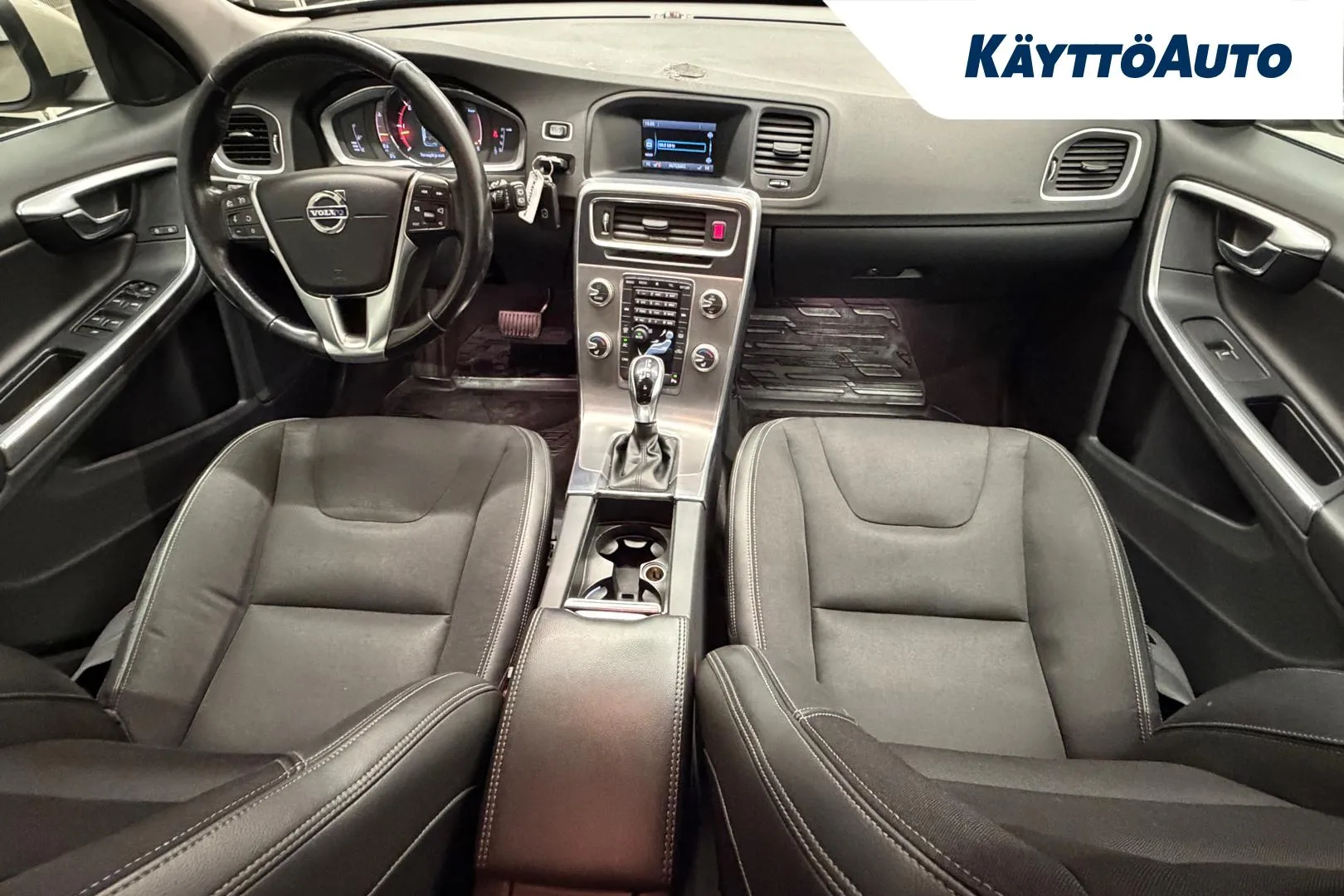 VOLVO V60 UZU-776 carousel image