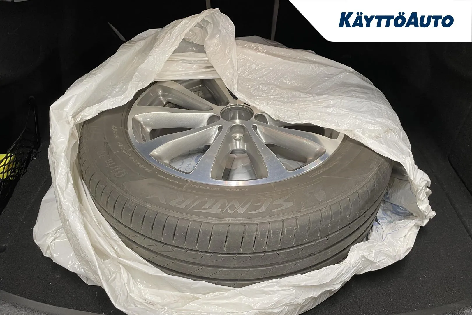 MERCEDES-BENZ E JKN-283 carousel image