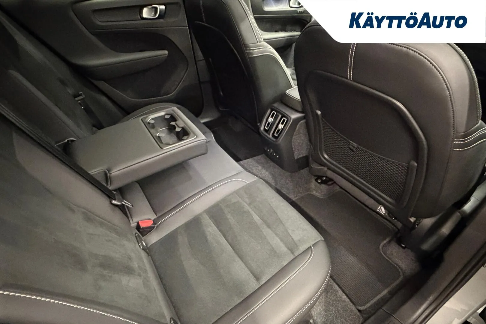 VOLVO EC40 LTP-481 carousel image