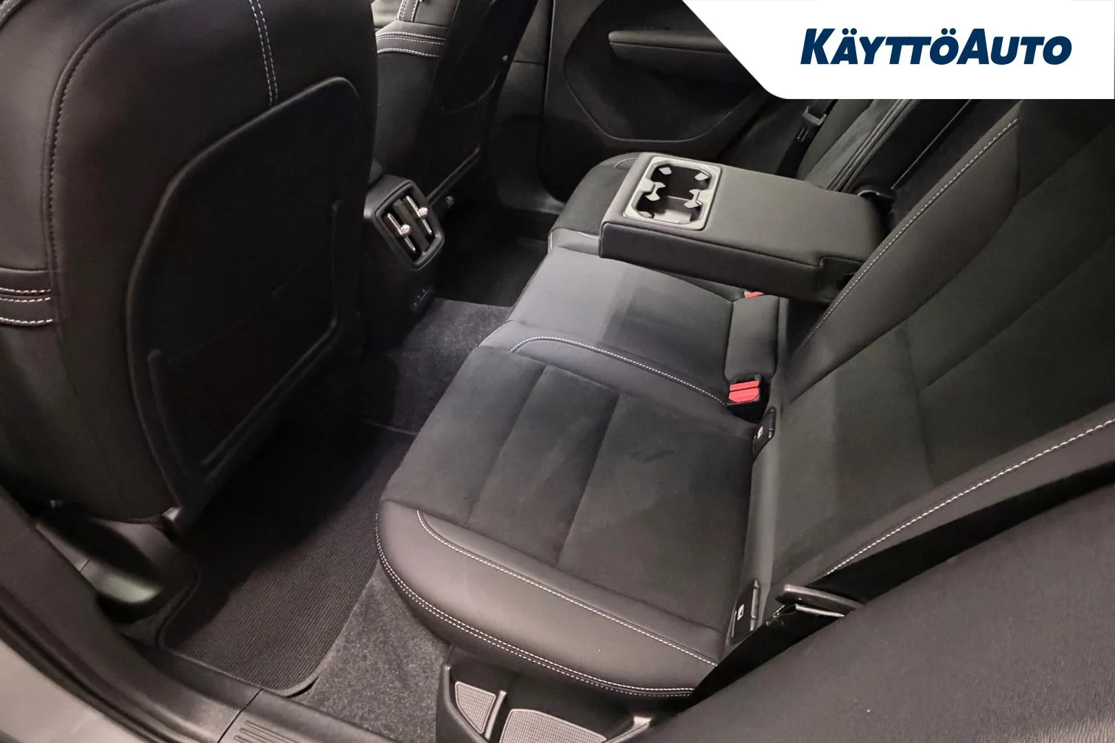 VOLVO EC40 LTP-481 carousel image