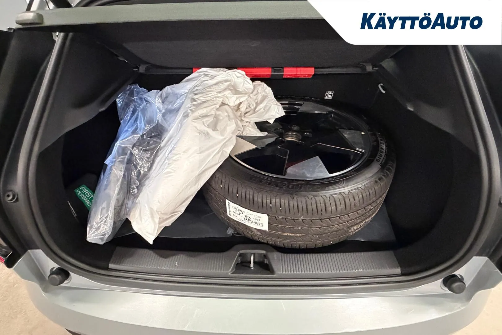 VOLVO EX30 MPU-917 carousel image