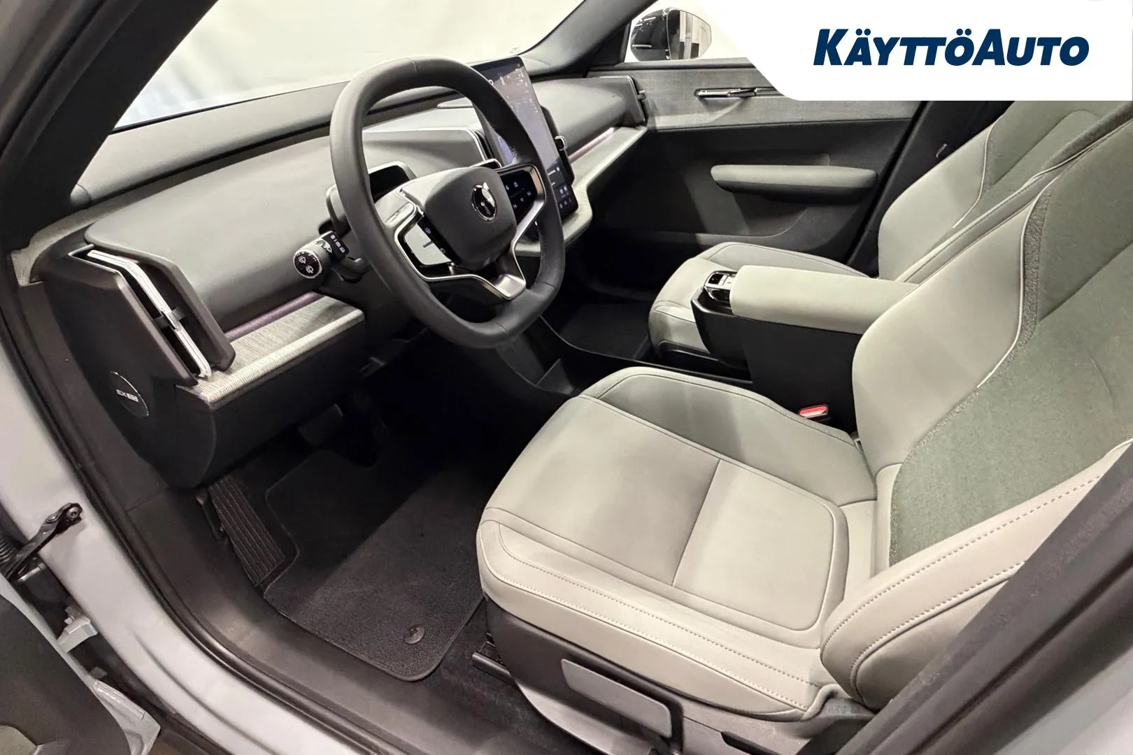 VOLVO EX30 MPU-917 carousel image