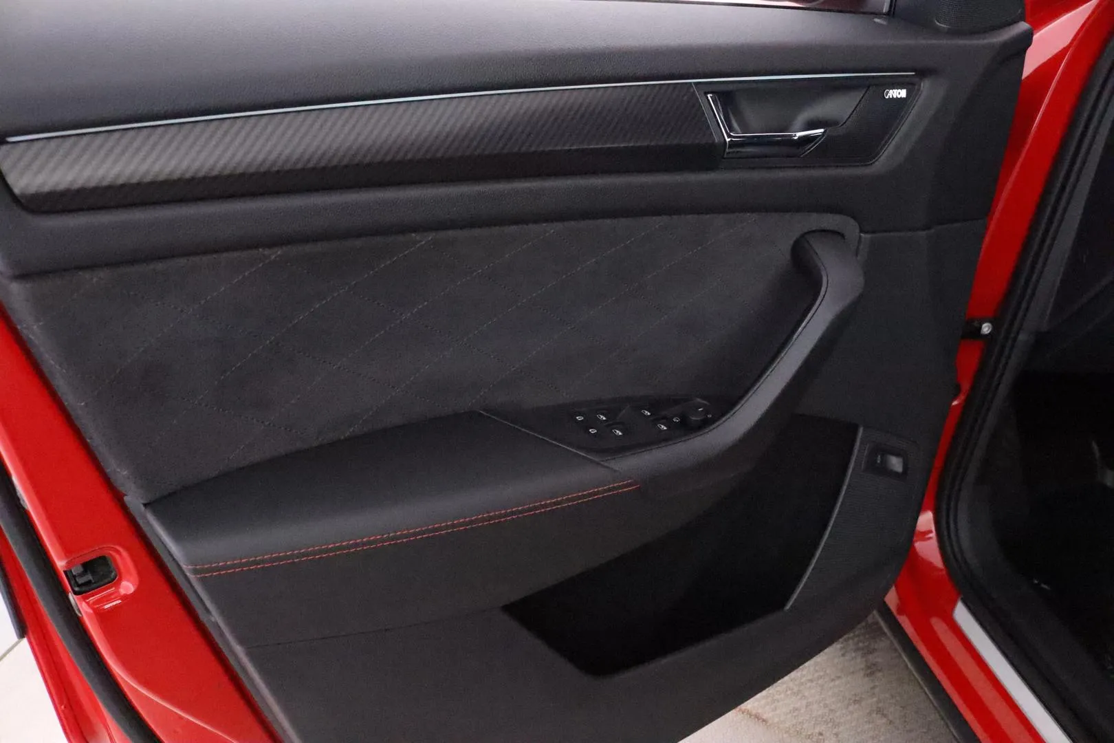 SKODA Kodiaq CMO-820 carousel image